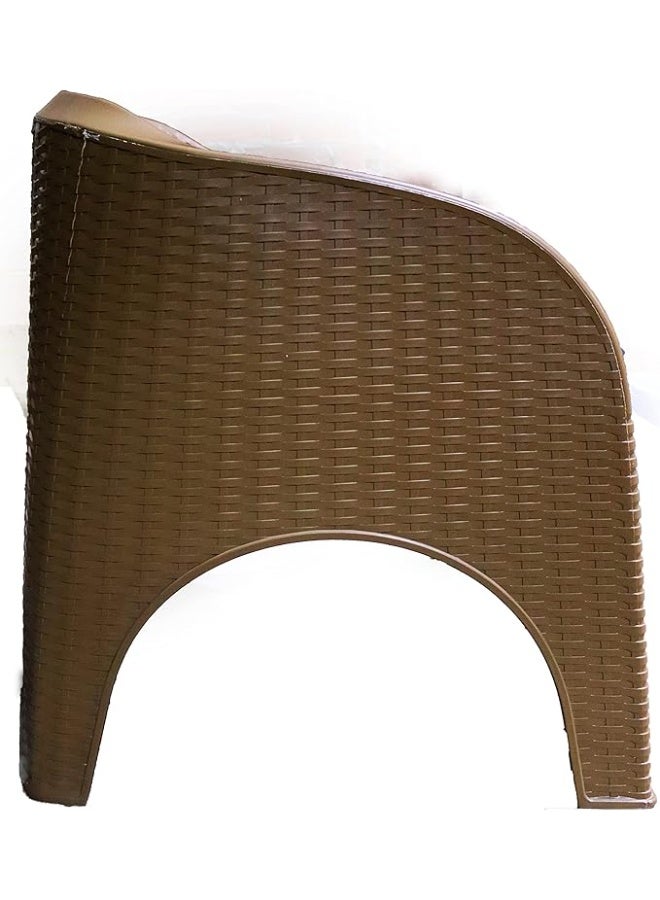 RATAN PLASTICWARE كرسي بلاستيك كبير بيج بتصميم راتان بمساند ذراع للاستخدام الداخلي والخارجي للحديقة البلكونة التراس الفندق والمقهى مريح ومتين وسهل التنظيف - Image 2